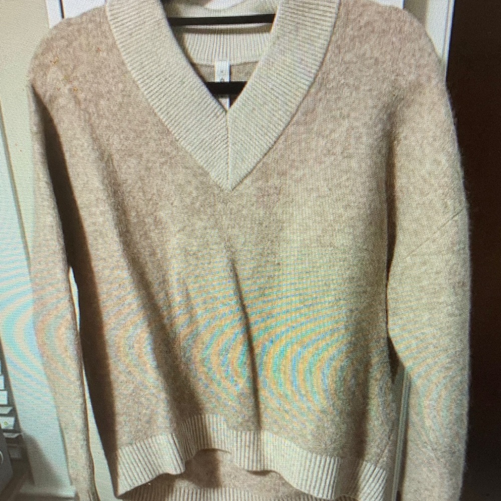 Lululemon Athletica Beige V-Neck Sweater